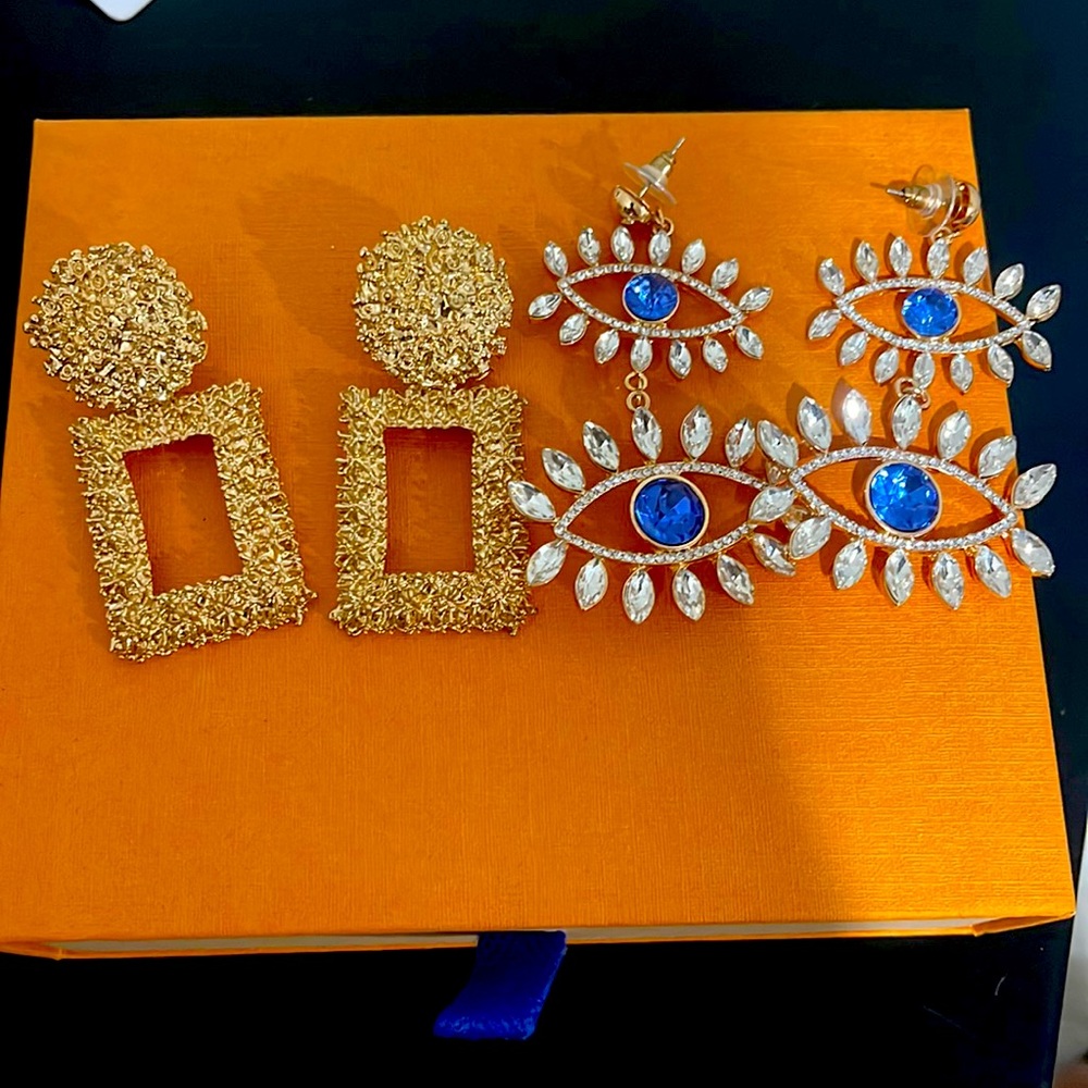 Brand new never worn Aldo Accessories earrings!!!!!